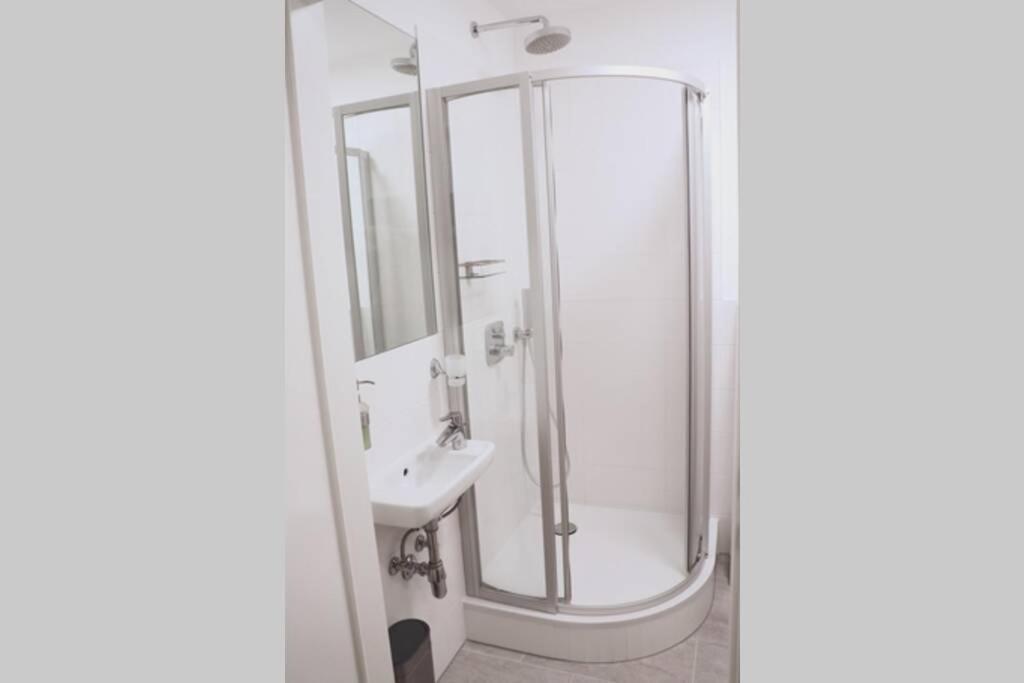 Luxury Design Apartment Wina Bagian luar foto