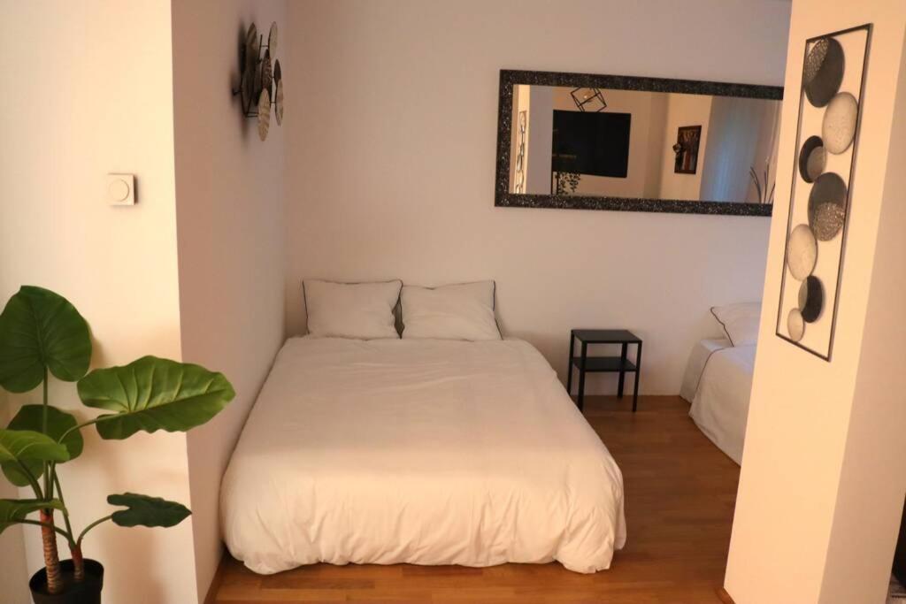 Luxury Design Apartment Wina Bagian luar foto